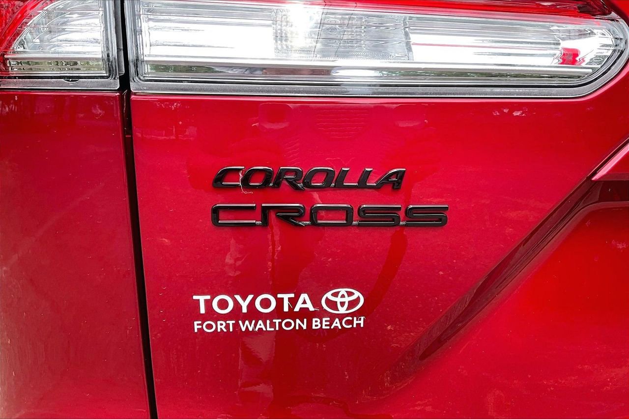 Used 2025 Toyota Corolla Cross AWD Hybrid image 27