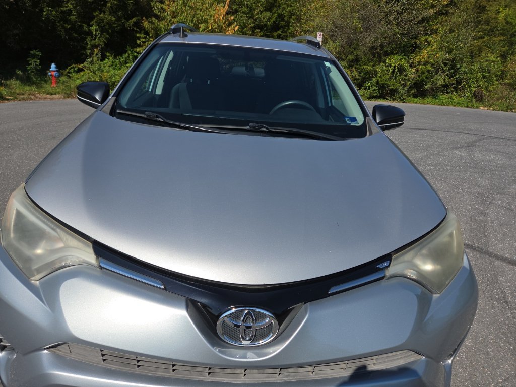 Used 2016 Toyota RAV4 LE AWD/4WD image 10