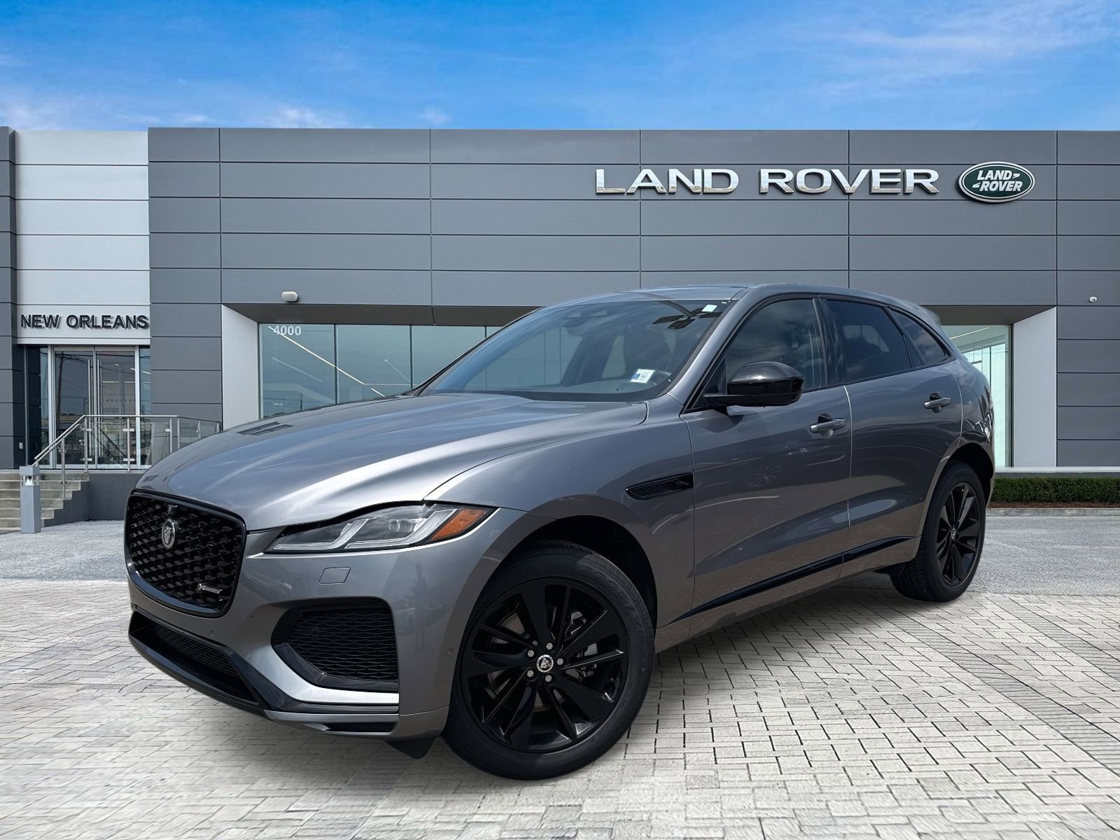 Used 2025 Jaguar F-PACE R-Dynamic S image 1