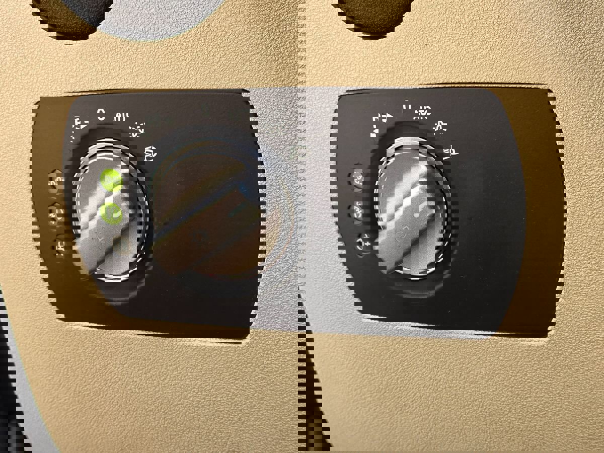 Used 2005 Mercedes-Benz SLK 350 image 41