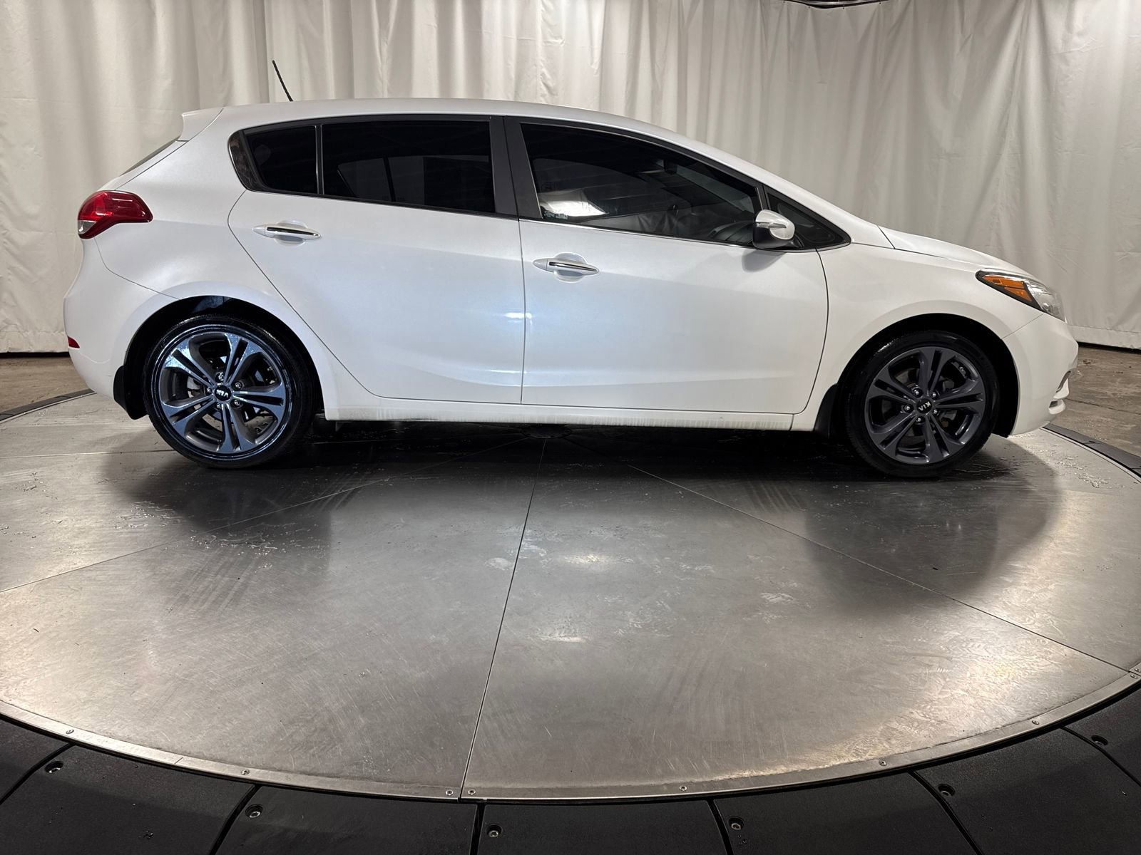 Used 2016 Kia Forte EX image 9