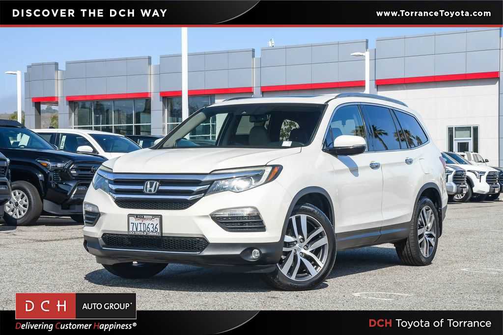 Used 2016 Honda Pilot Touring image 1