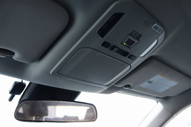 Used 2022 Toyota Highlander LE image 28