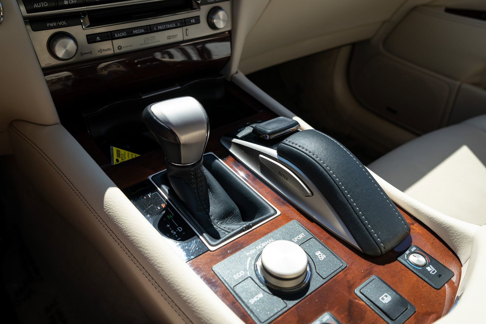 Used 2017 Lexus LS 460 AWD w/ Comfort Package image 28