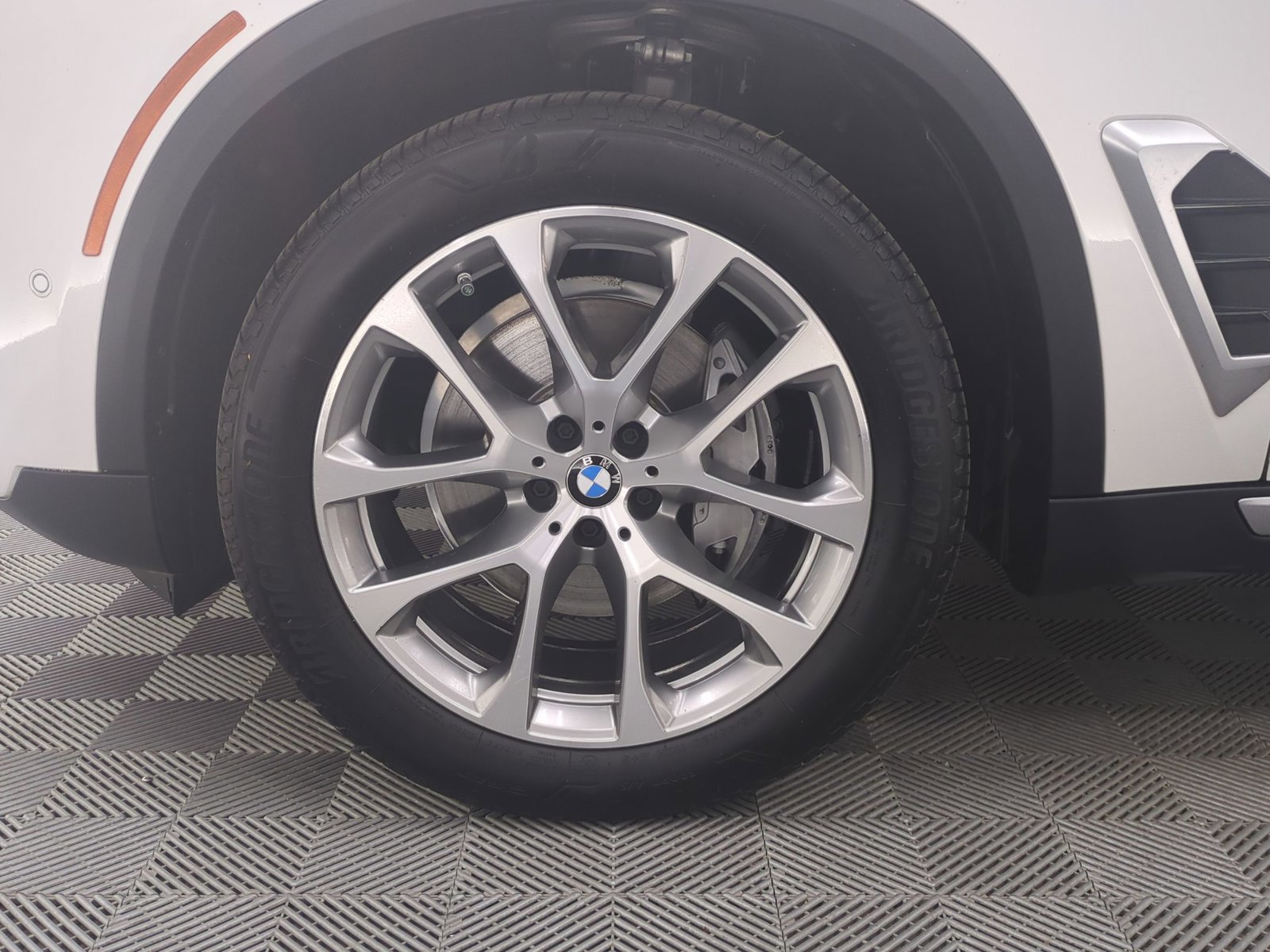 Used 2024 BMW X5 xDrive40i w/ Premium Package image 29