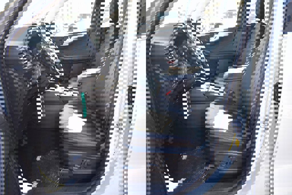 New 2025 Ford Escape SE w/ PHEV Premium Package image 15