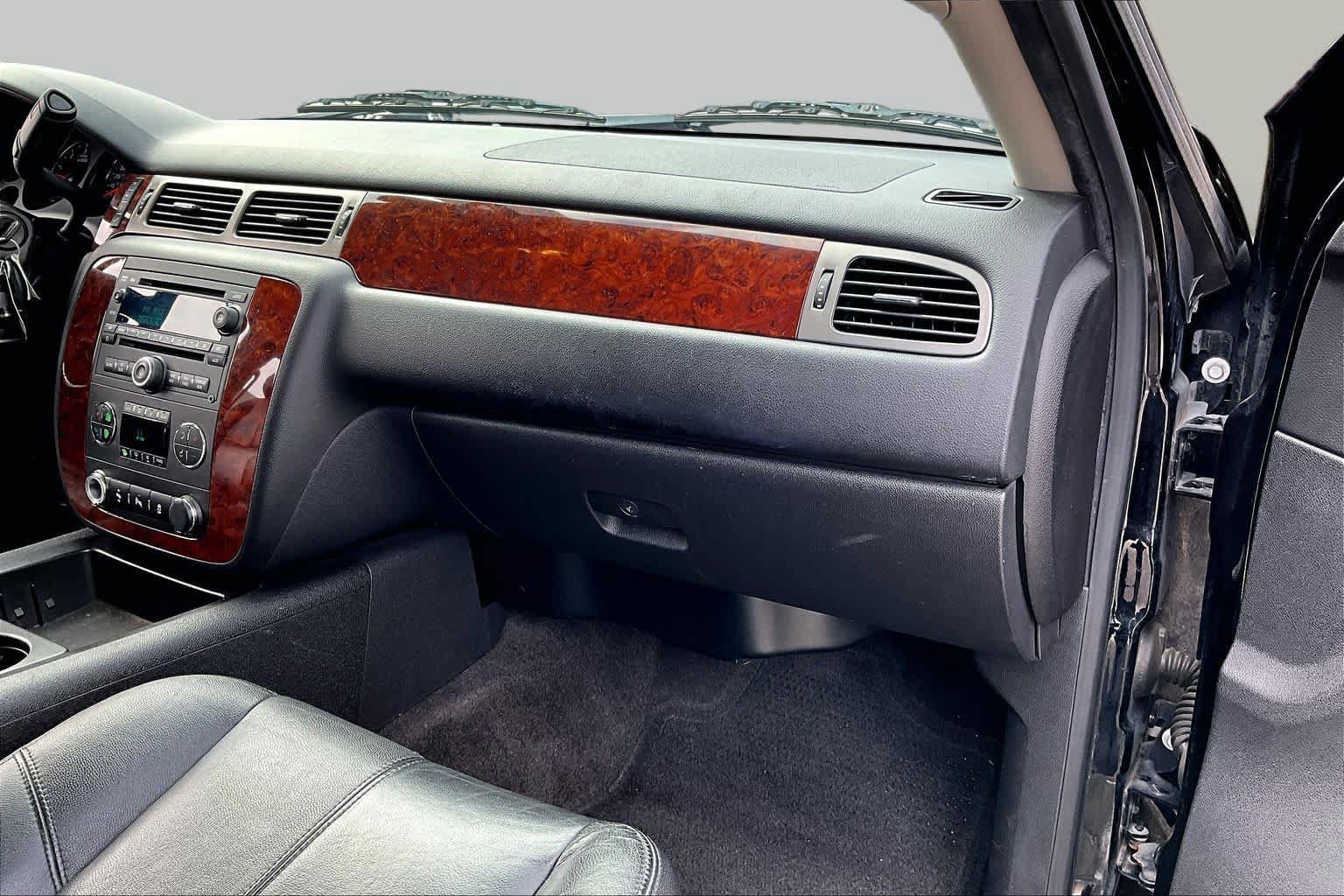 Used 2013 Chevrolet Tahoe LT w/ Texas Edition RWD image 17