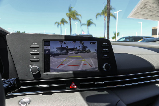 Certified 2026 Hyundai Elantra Sport FWD image 32