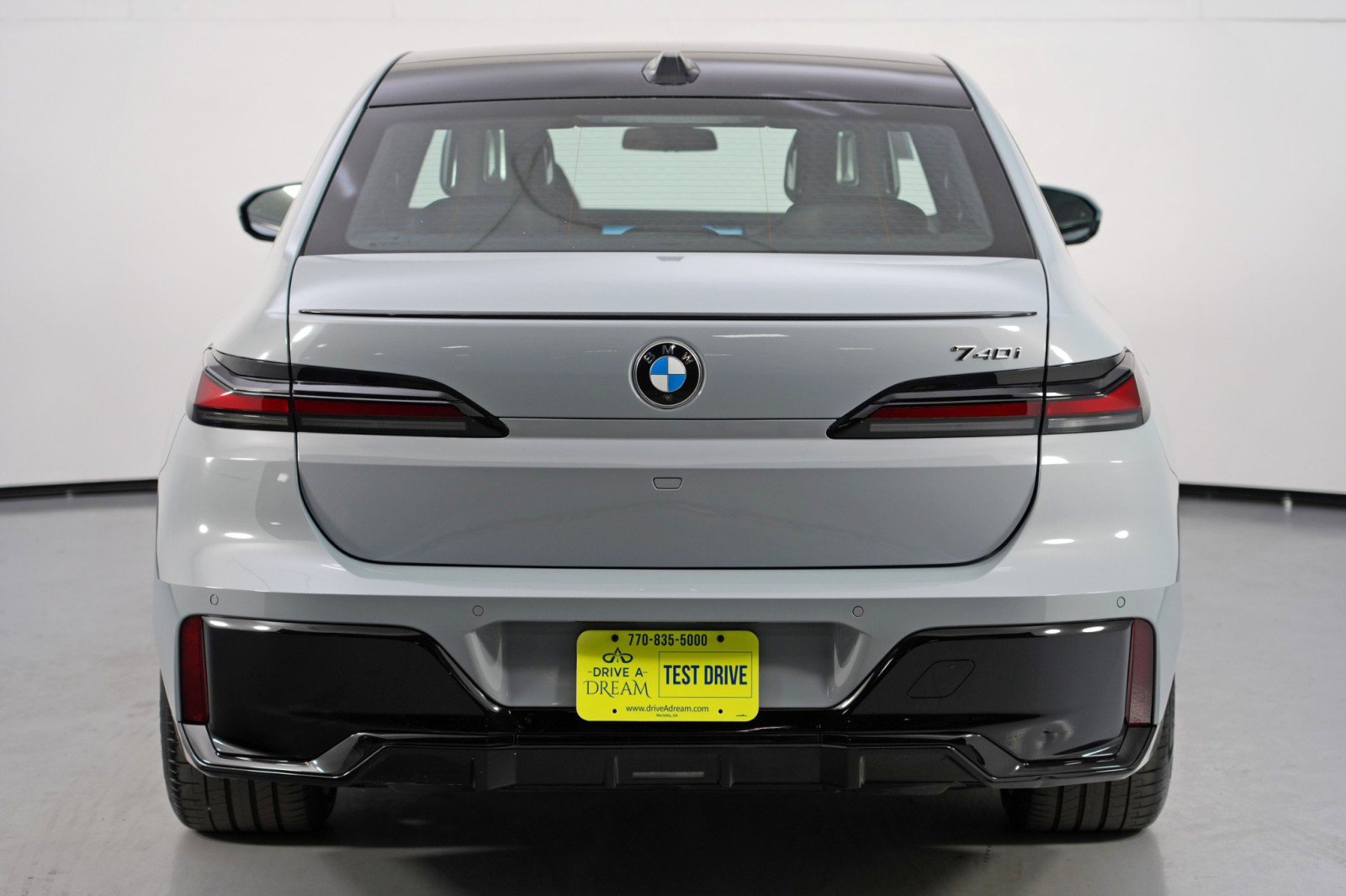 Used 2024 BMW 740i w/ Premium Package 2 RWD image 62
