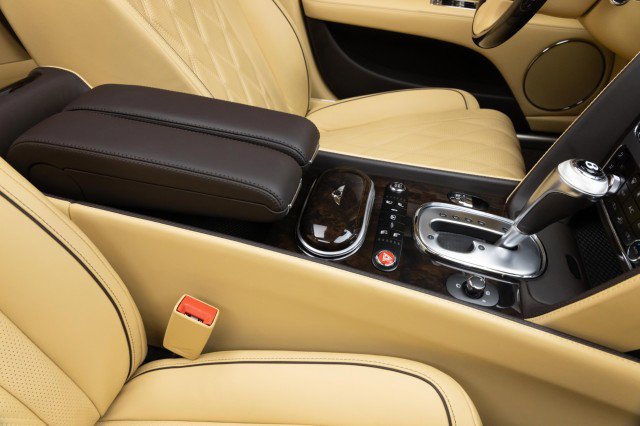 Used 2015 Bentley Flying Spur W12 image 28