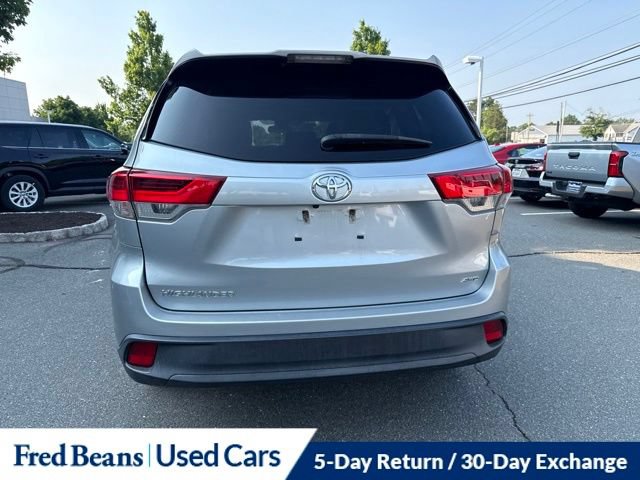 Used 2019 Toyota Highlander LE AWD/4WD image 11