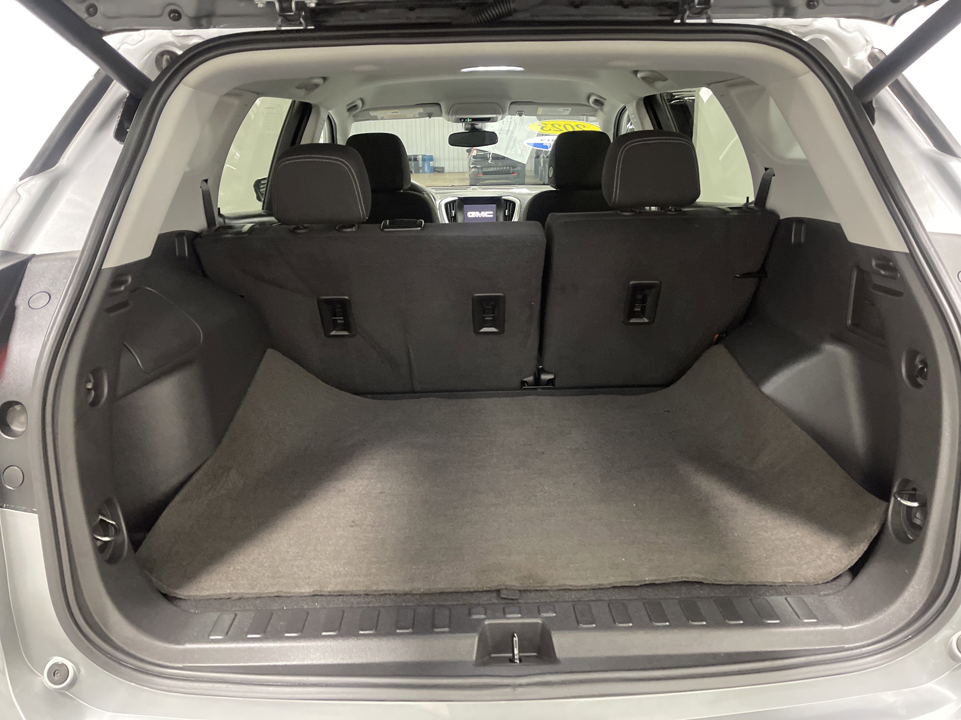 Used 2023 GMC Terrain SLE w/ Driver Convenience Package FWD image 18