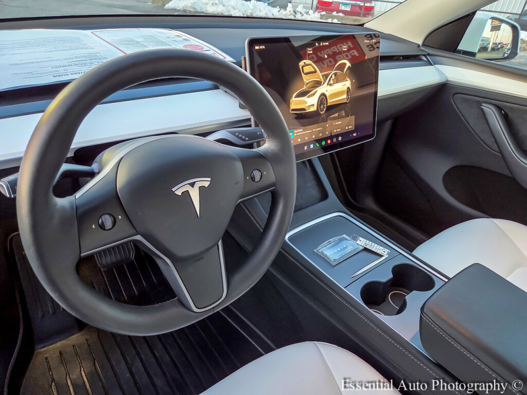 Used 2023 Tesla Model Y Long Range image 26