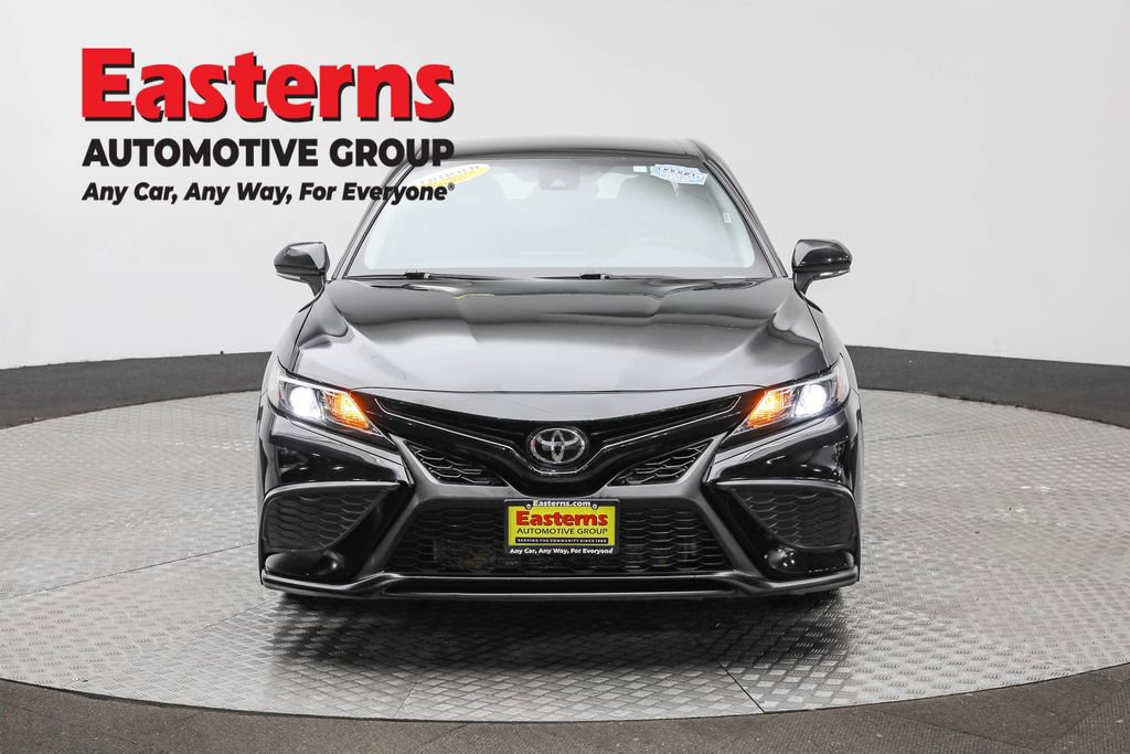 Used 2024 Toyota Camry SE image 2