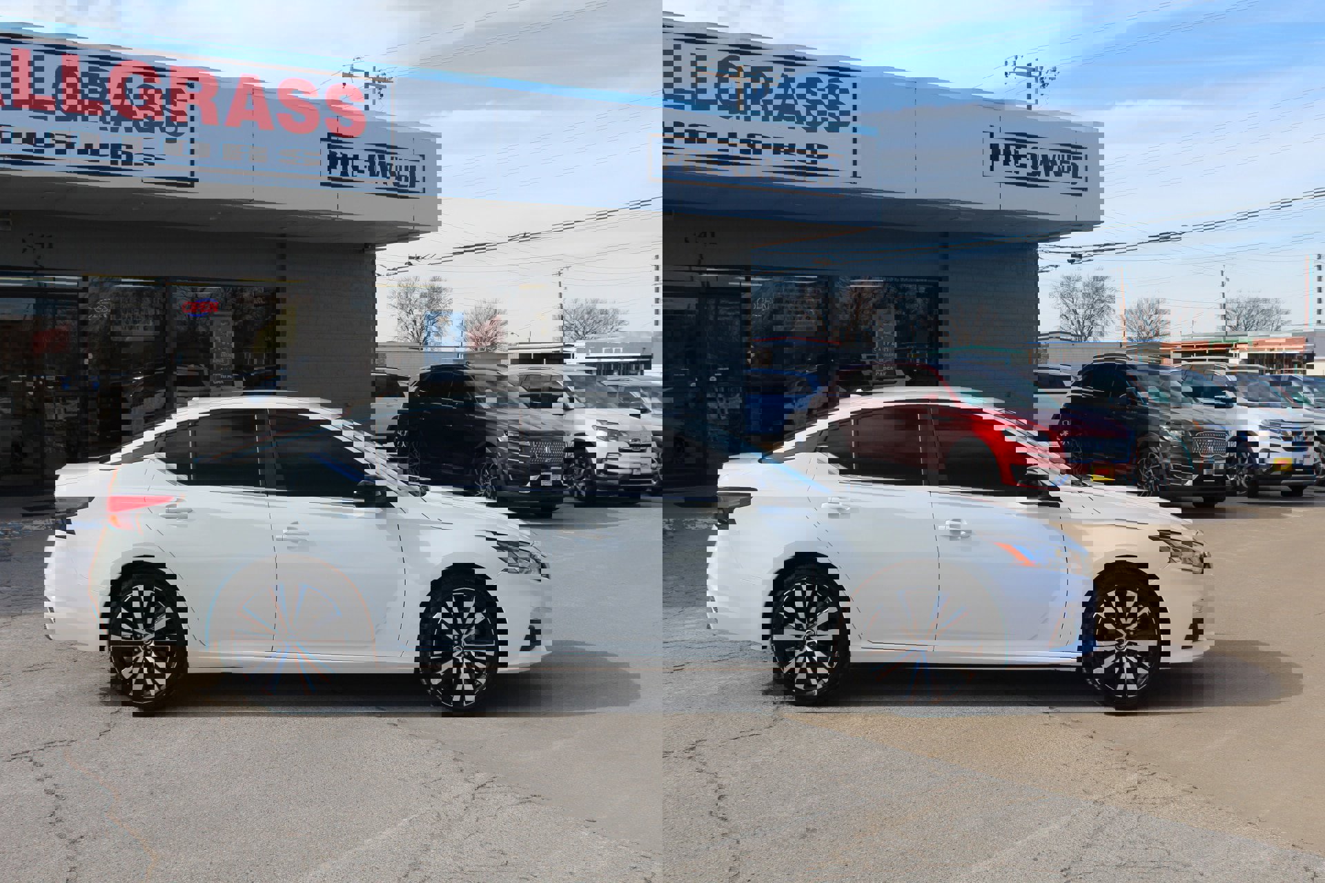 Used 2022 Nissan Altima 2.5 SR image 3