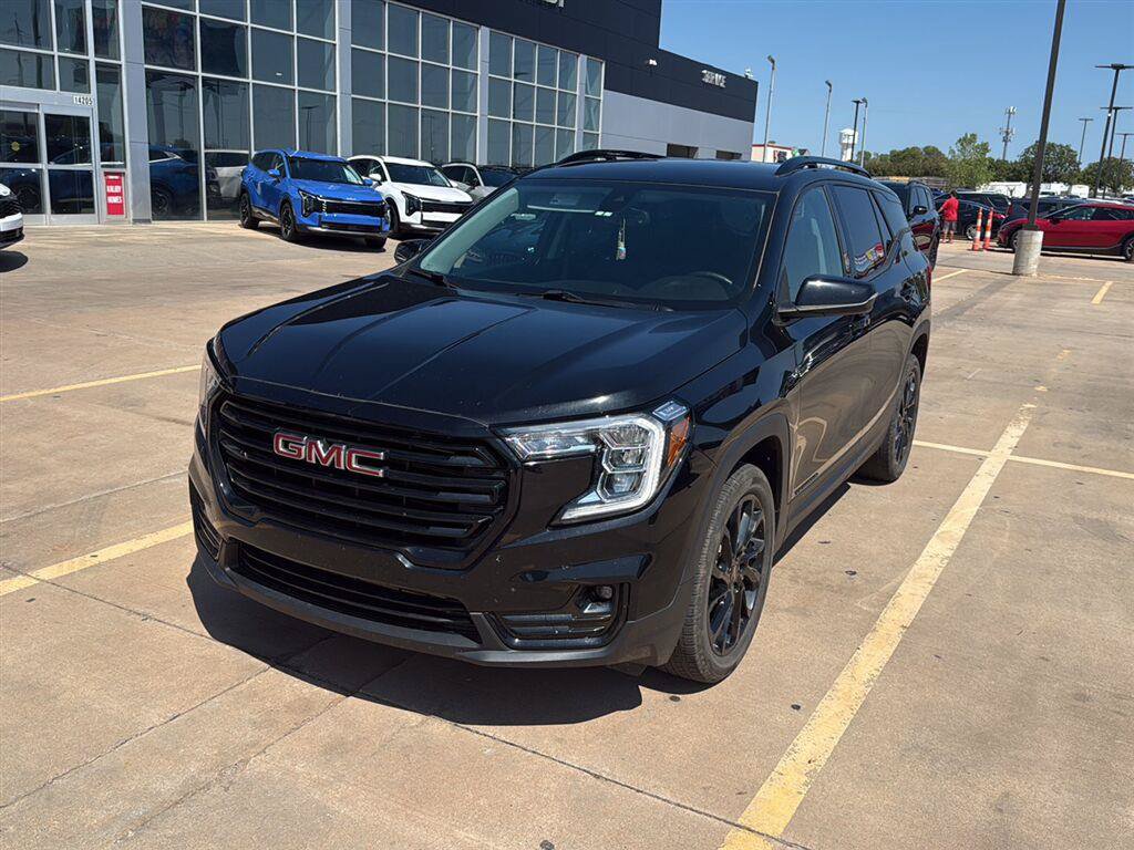Used 2024 GMC Terrain SLT w/ Elevation Edition AWD/4WD image 2