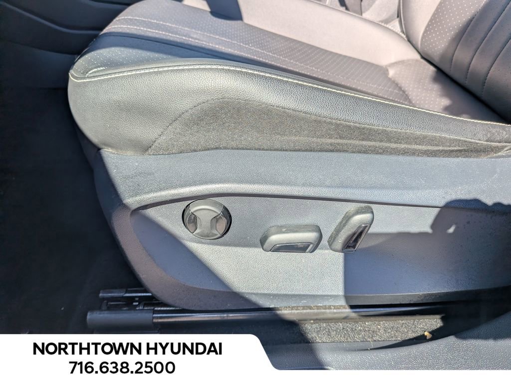 Used 2022 Volkswagen Tiguan SE image 29