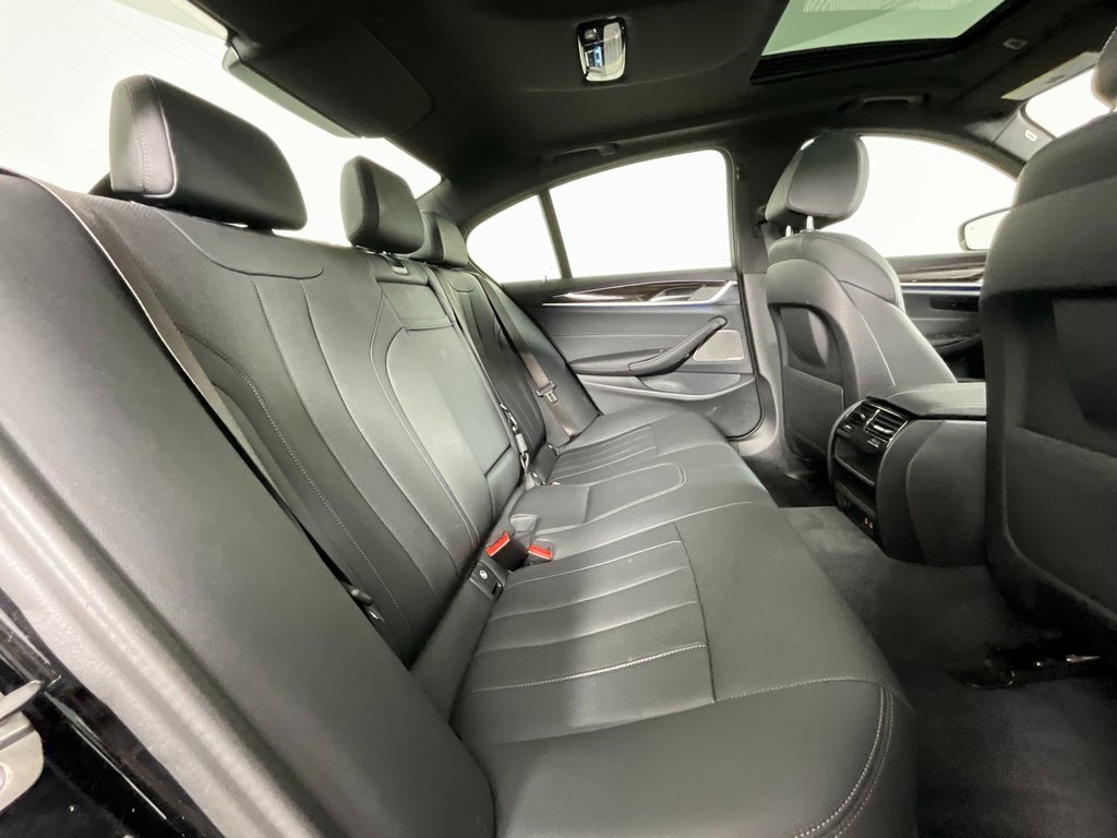 Used 2023 BMW 530e image 23