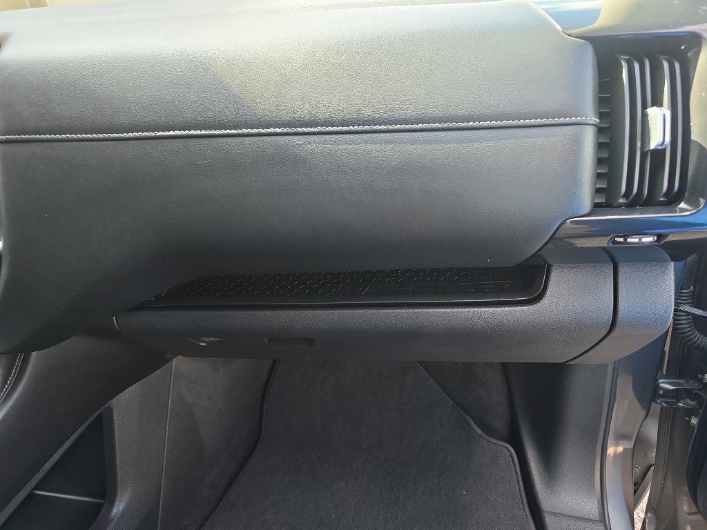 Used 2024 Nissan Pathfinder SV image 20