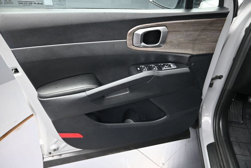 Certified 2022 Kia Sorento S AWD/4WD image 10