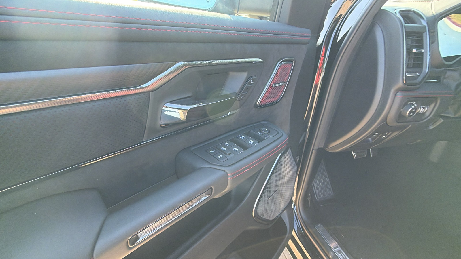 New 2027 RAM 1500 4x4 Crew Cab image 15