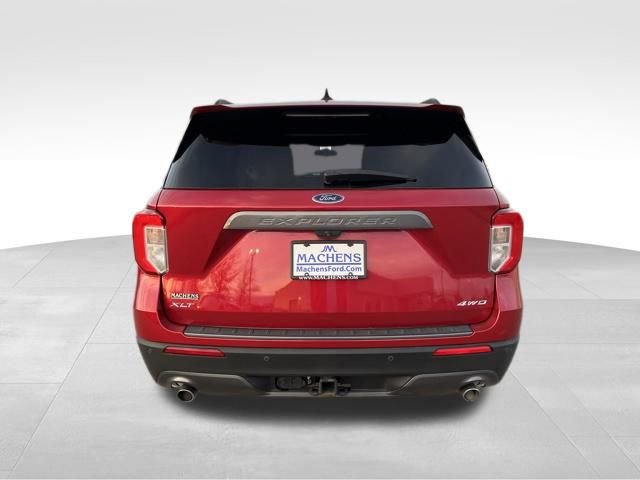 Used 2021 Ford Explorer XLT w/ Equipment Group 202A image 5