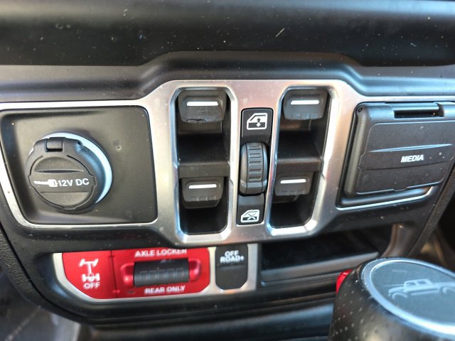 Used 2022 Jeep Gladiator Mojave AWD/4WD image 7