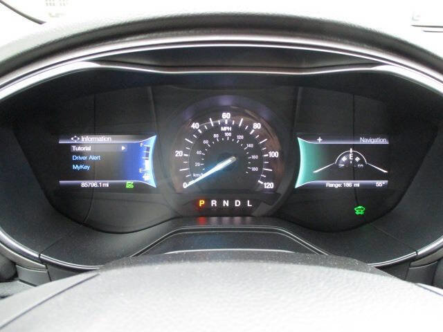 Used 2020 Ford Fusion SE image 21