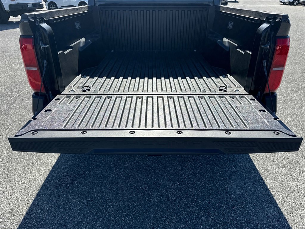 Certified 2025 Toyota Tacoma SR image 18