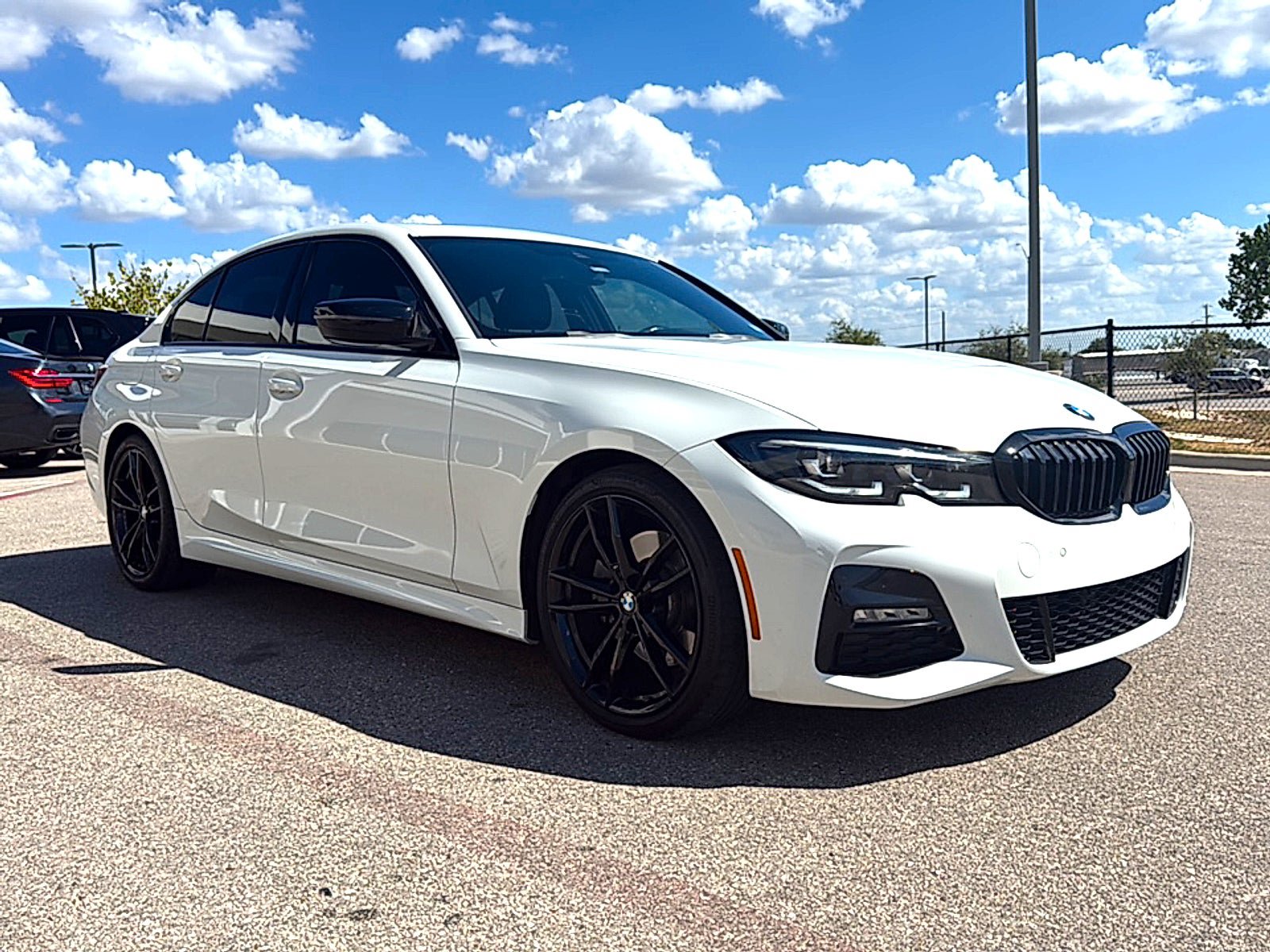 Used 2022 BMW 330i Sedan w/ M Sport Package RWD image 3