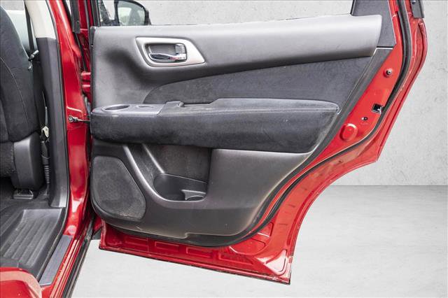 Used 2015 Nissan Pathfinder S image 27