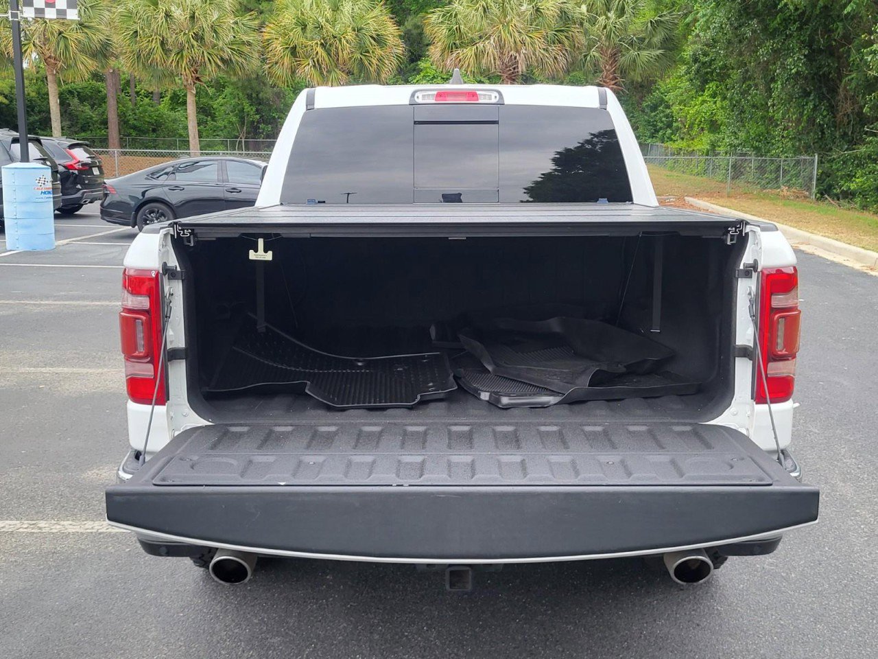 Used 2022 RAM 1500 Laramie AWD/4WD image 5