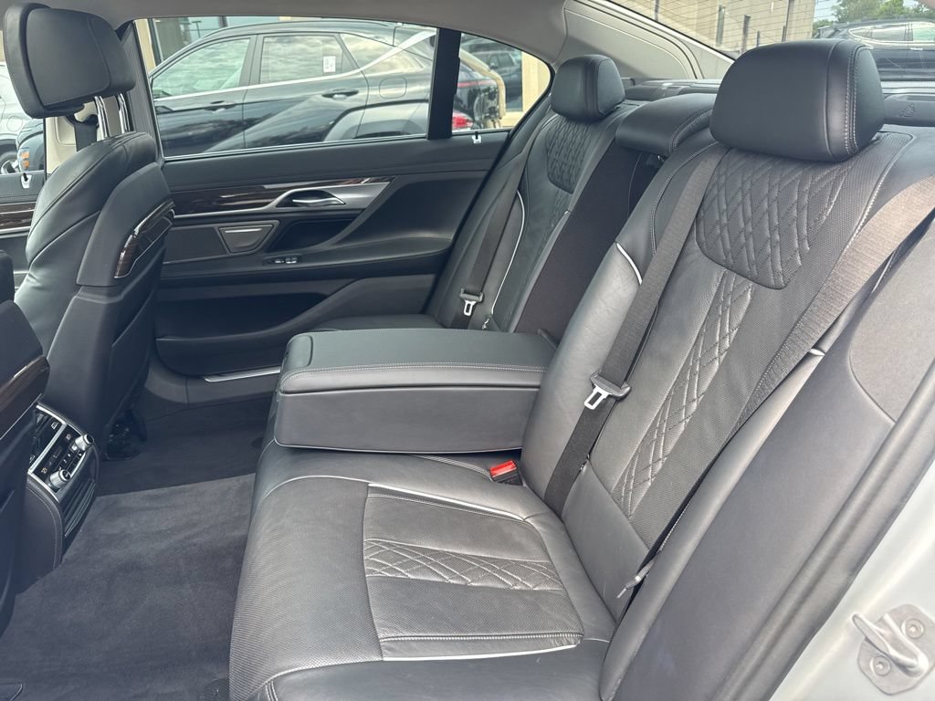 Used 2020 BMW 740i RWD image 34