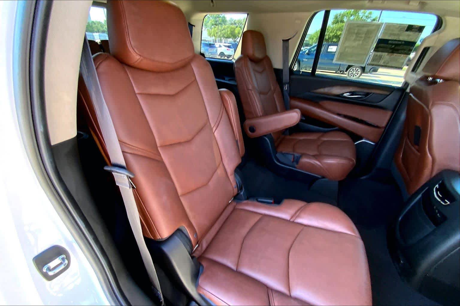 Used 2019 Cadillac Escalade Premium Luxury RWD image 20