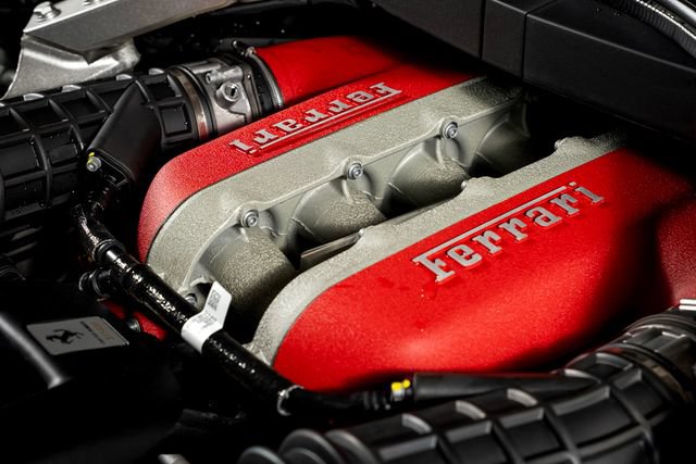 Certified 2025 Ferrari Purosangue AWD/4WD image 15