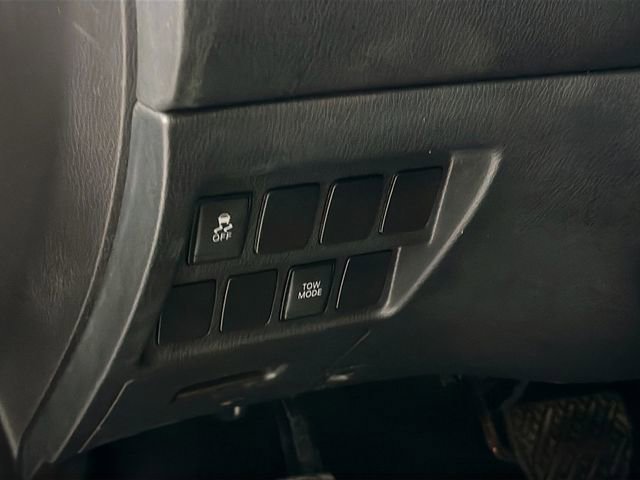 Used 2017 Nissan Pathfinder SV image 10