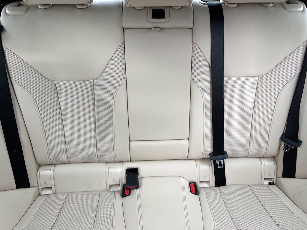 Used 2024 BMW i4 eDrive35 w/ Premium Package RWD image 16