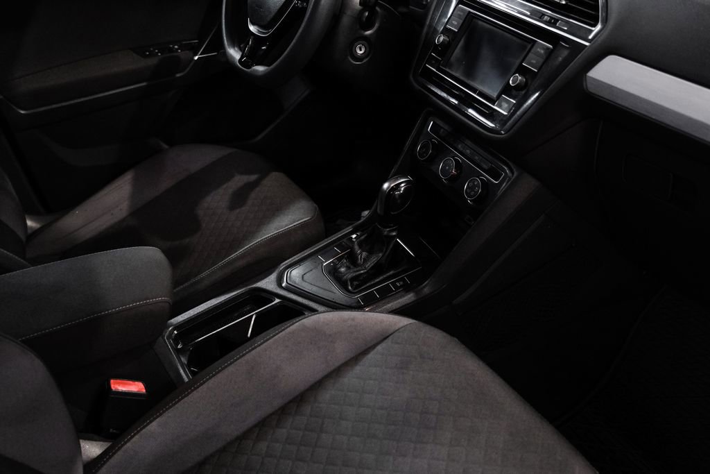 Used 2018 Volkswagen Tiguan S image 22