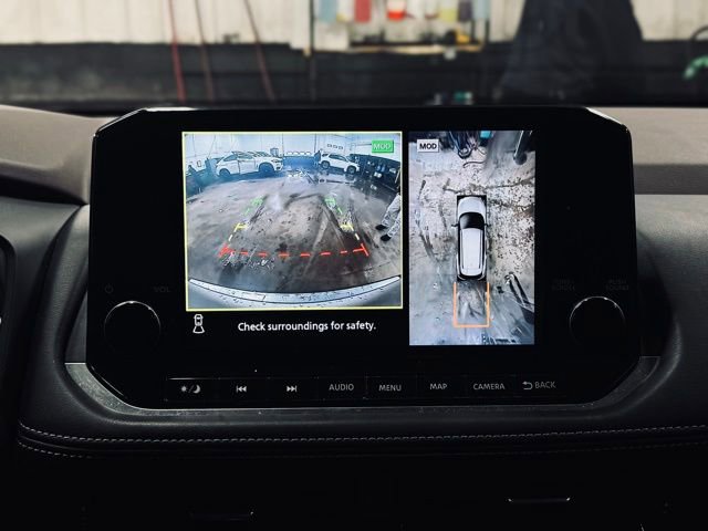 Used 2023 Nissan Rogue SL image 35