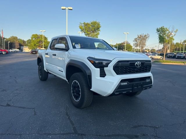 Used 2024 Toyota Tacoma TRD Off-Road AWD/4WD image 33