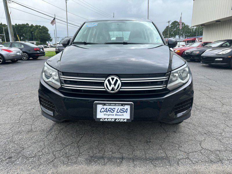 Used 2013 Volkswagen Tiguan S image 2