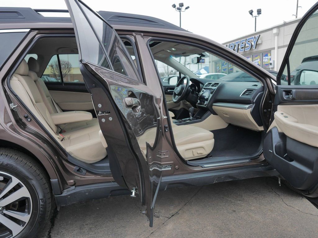 Used 2019 Subaru Outback 2.5i Limited w/ Popular Package #2 image 10