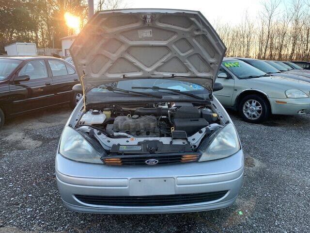 Used 2003 Ford Focus SE FWD image 2