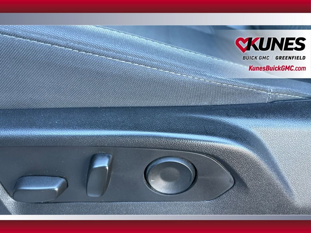 Used 2025 Chevrolet Silverado 1500 LT image 17