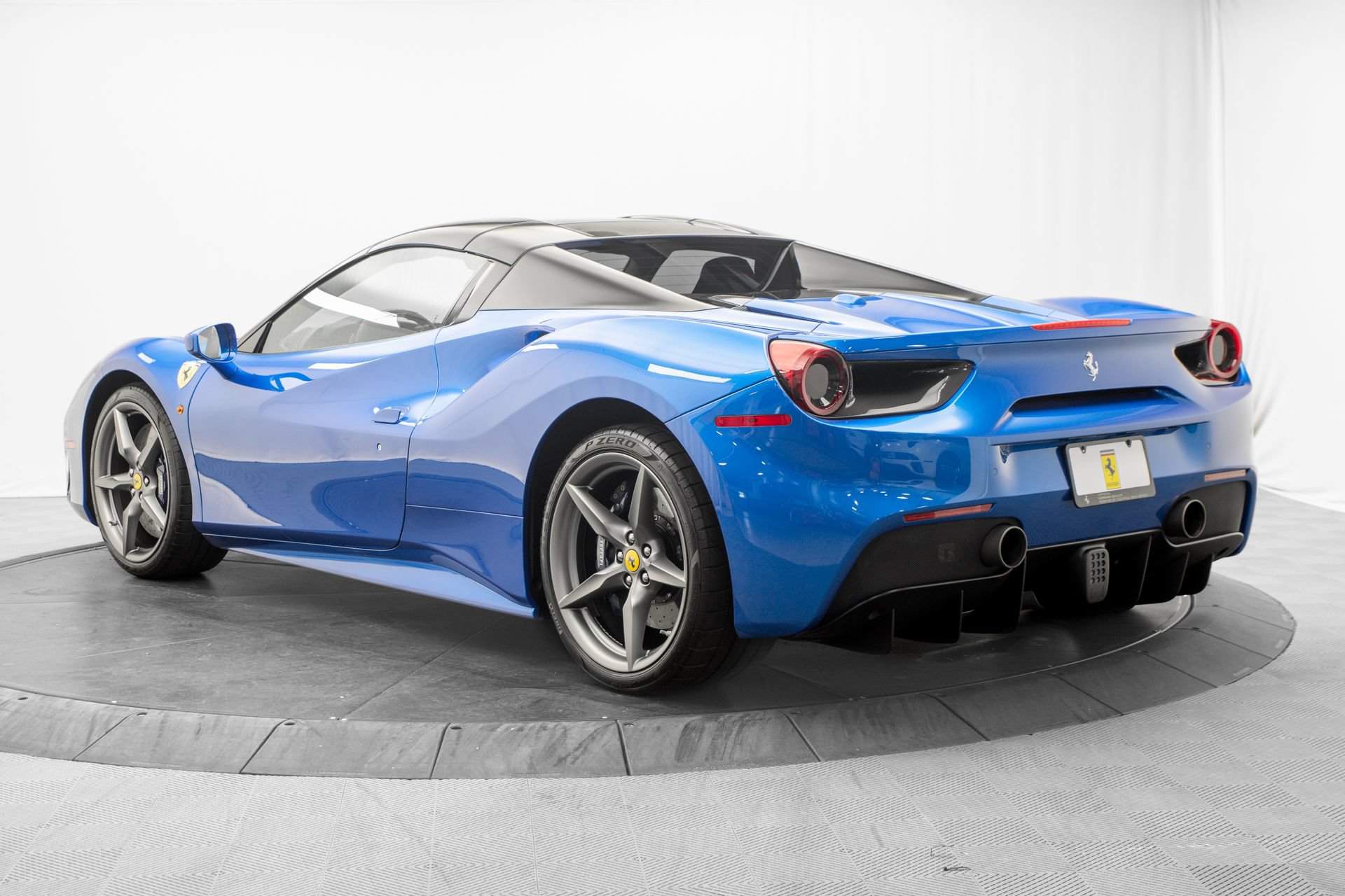 Used 2017 Ferrari 488 Spider RWD image 14