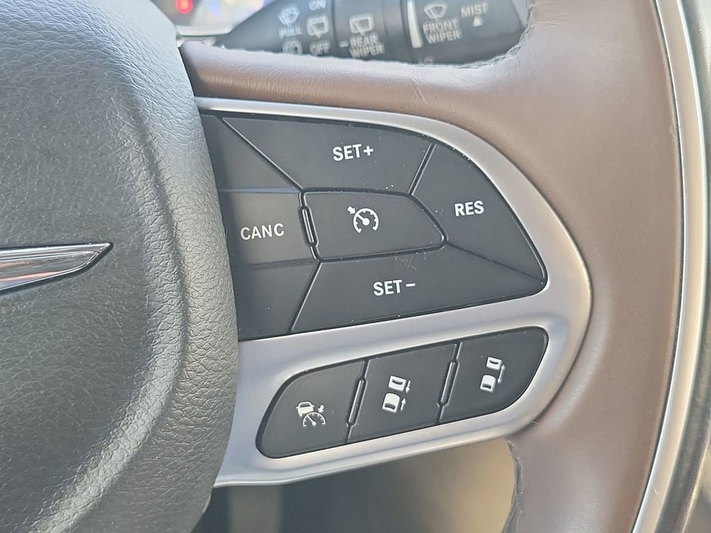 Used 2018 Chrysler Pacifica Limited w/ Advanced Safetytec Group image 27