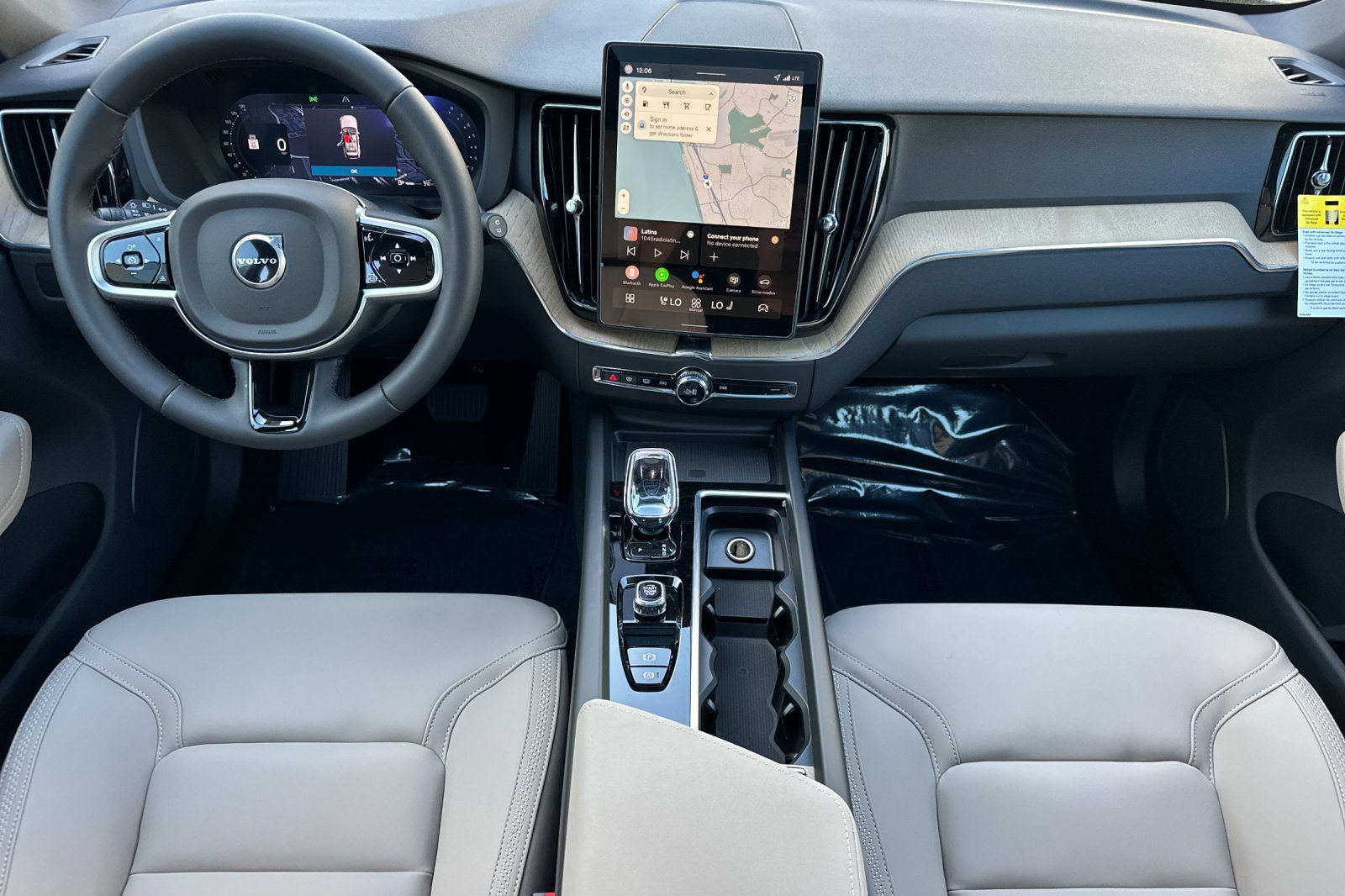 New 2026 Volvo XC60 B5 Plus w/ Climate Package image 11