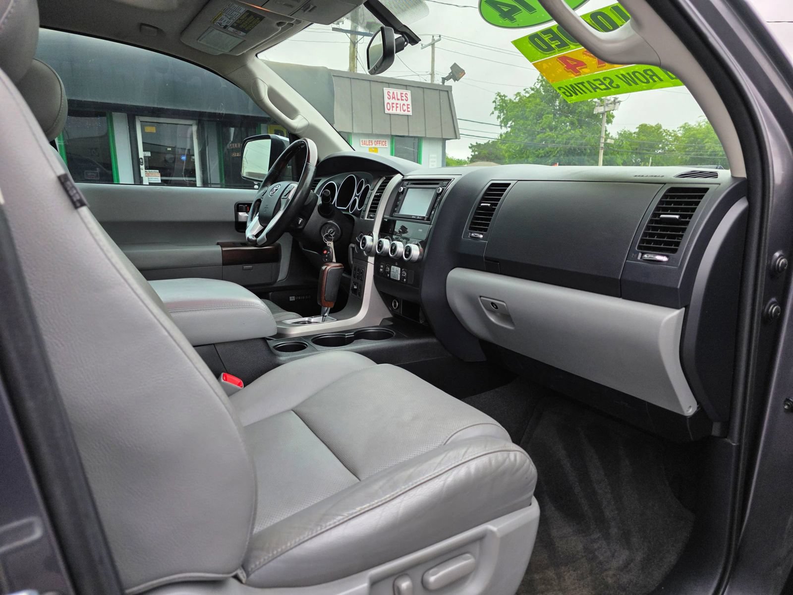 Used 2014 Toyota Sequoia Platinum AWD/4WD image 24
