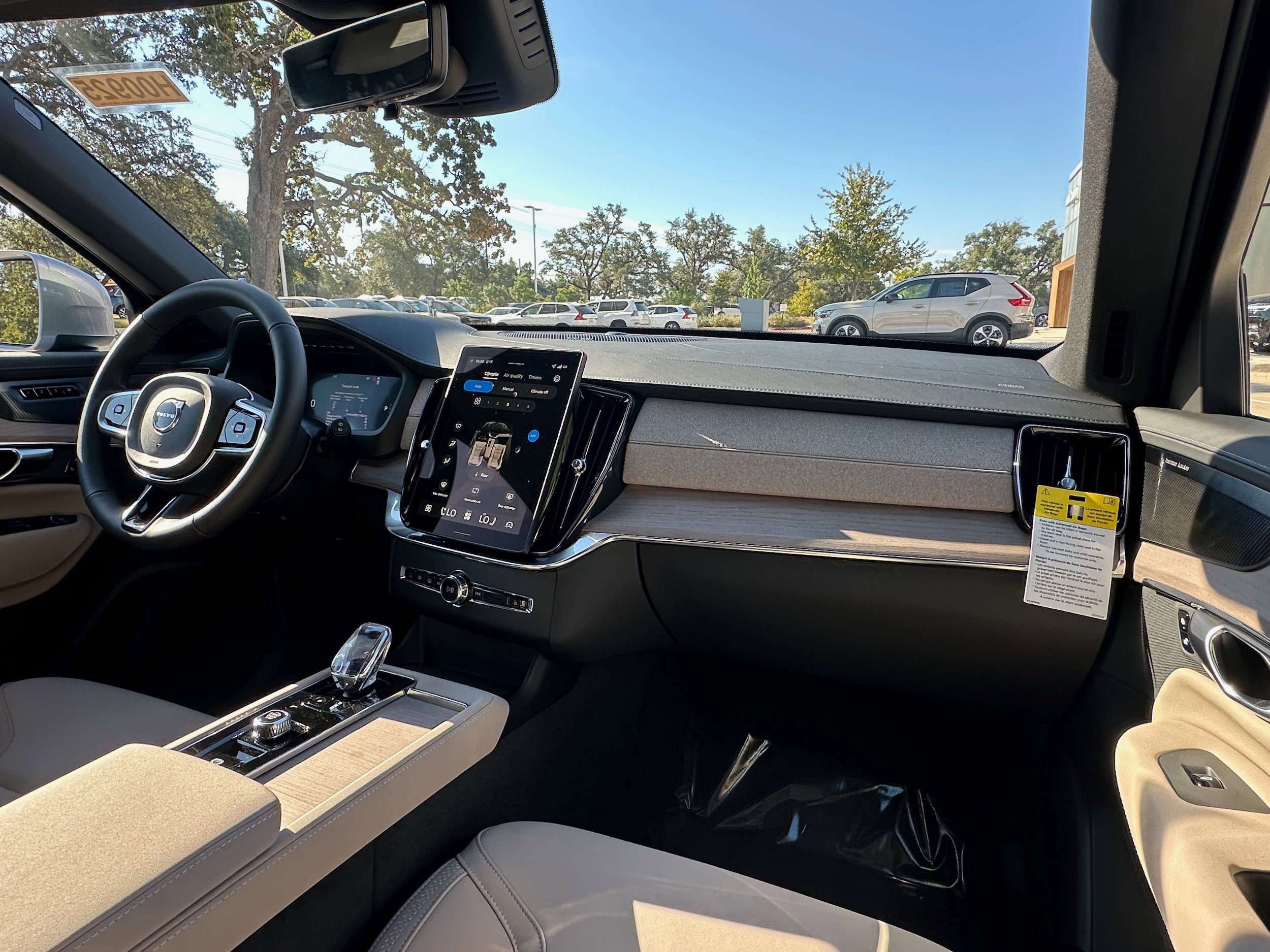Used 2026 Volvo XC90 B6 Plus w/ Protection Package Premier AWD/4WD image 11