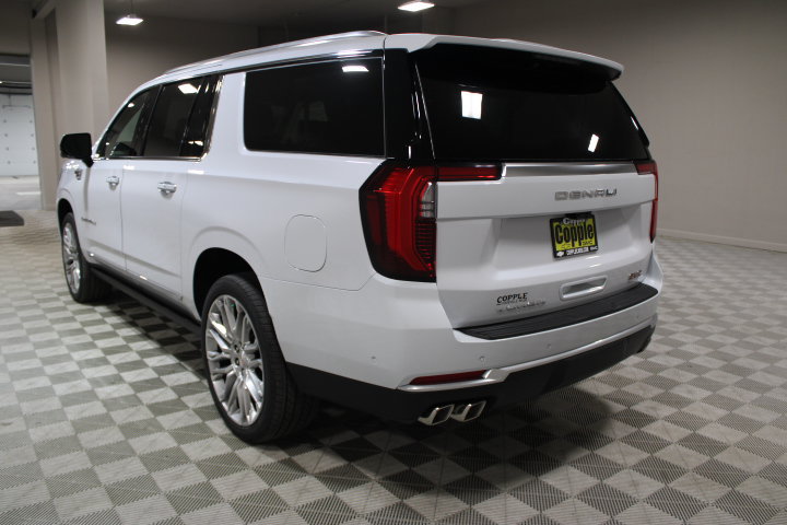 New 2026 GMC Yukon XL Denali w/ Denali Reserve Package AWD/4WD image 10